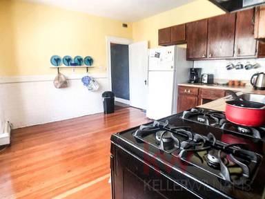 Main picture of 579 Somerville Ave