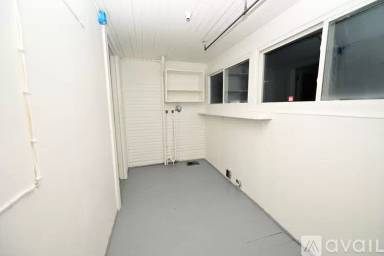 Main picture of 704 E Main St