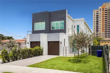 Main picture of 3267 SW 23rd St