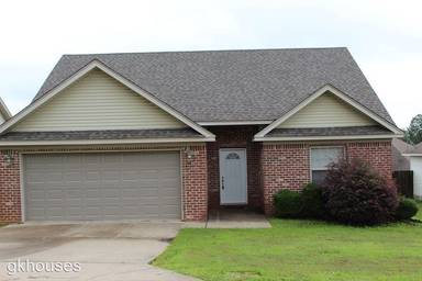 Main picture of 1010 Clinton Ct