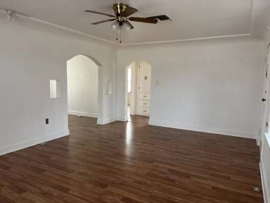 Main picture of 901 Castaic Ave
