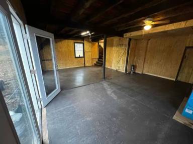 Main picture of 121 Hilltop Cir