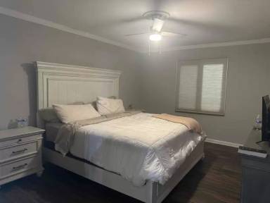 Main picture of 1913 Meadowlark Ln