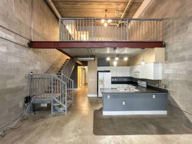 Main picture of 2515 SW 35th Pl