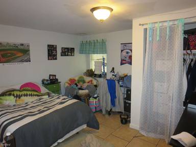 Main picture of 18 Greylock Rd