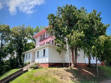 Main picture of 43 Ravenscroft Dr