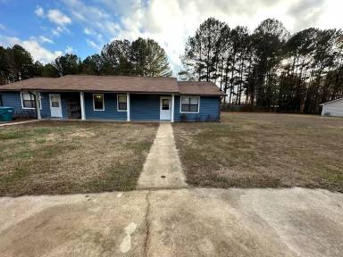 Main picture of 105 Jay Ln