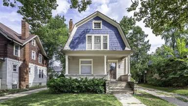 Main picture of 803 Dewey Ave