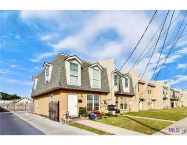 Main picture of 2456 Mexico St