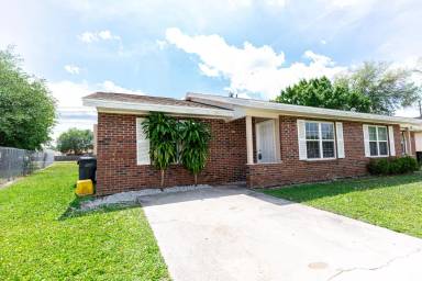 Main picture of 601 Muskrat Dr