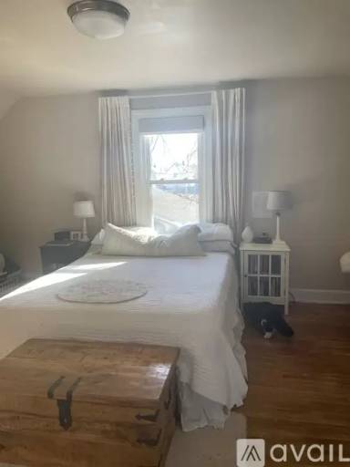 Main picture of 555 Saint Lawrence Ave