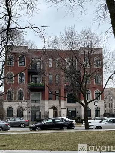 Main picture of 4043 S Drexel Blvd