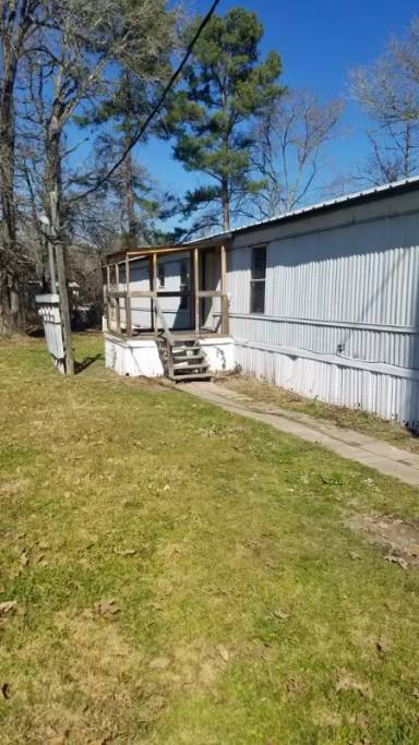 Main picture of 2533 S Oaks Ln