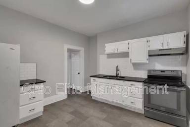 Main picture of 293 E Woodrow Ave