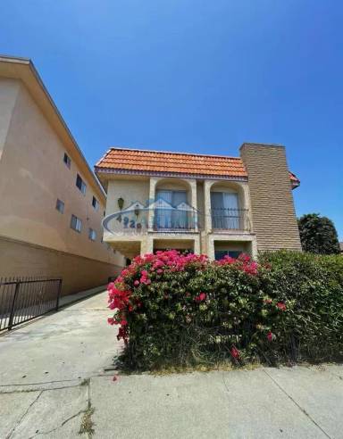 Main picture of 4929 W 120th St