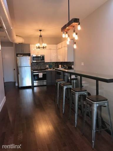 Main picture of 1612 Centre St