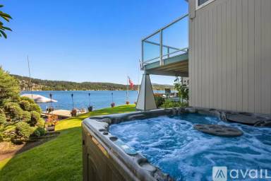 Main picture of 1820 W Lake Sammamish Pkwy NE