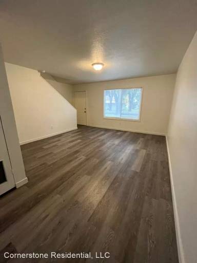 Main picture of 1054 W 1520 N