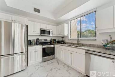 Main picture of 7546 La Paz Blvd