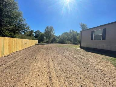 Main picture of 211 W Hebert Rd