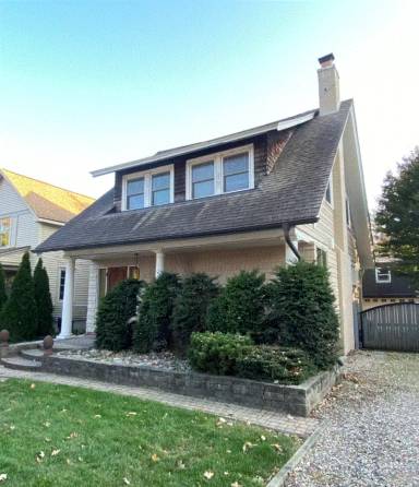 Main picture of 533 Oak Ave
