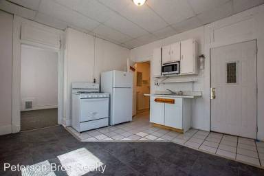 Main picture of 3807 S 24th St