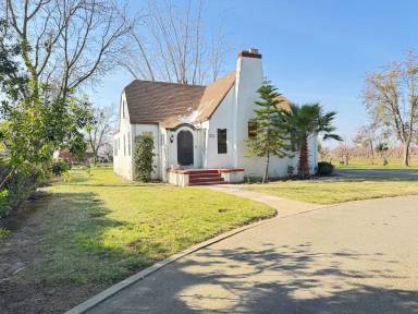 Main picture of 5975 Carlson Rd