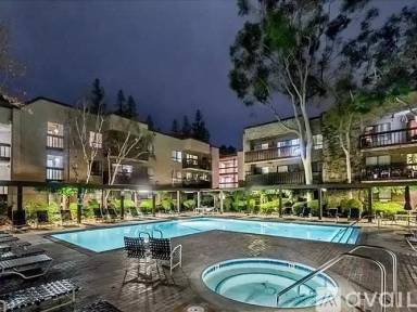 Main picture of Warner West