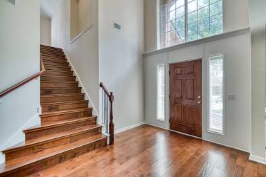 Main picture of 2717 Stanford Dr