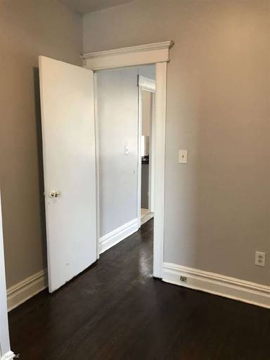 Main picture of 220 51st St