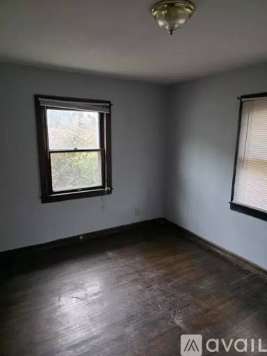 Main picture of 830 N Emerson Ave