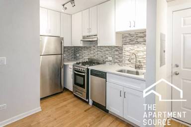 Main picture of 2520 W Leland Ave