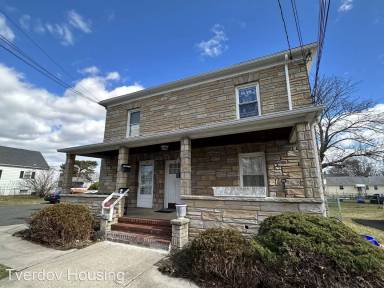 Main picture of 10 N 6th Ave