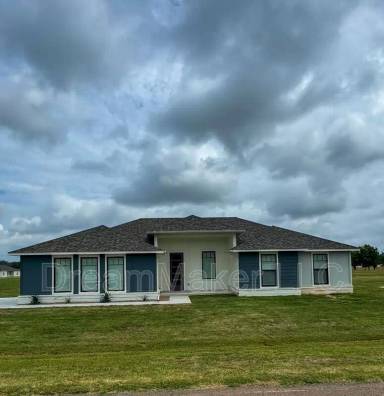 Main picture of 715 Apple Blossom Way