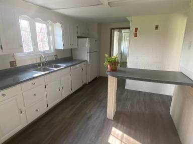 Main picture of 100 Beech Hill Rd