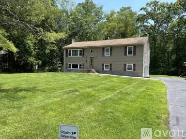 Main picture of 44 Meadow Rd