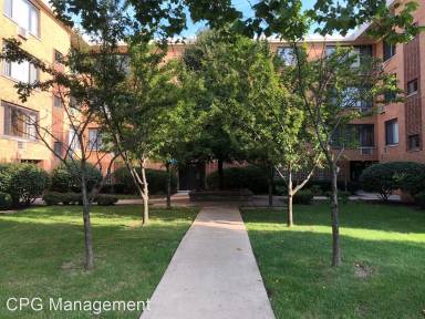 Main picture of 2708 W Lunt Ave