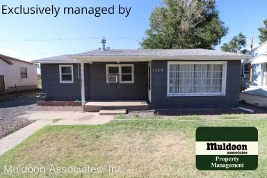 Main picture of 1529 E 18th St