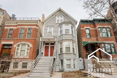 Main picture of 822 W Roscoe St