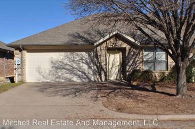 Main picture of 901 Heather Ct