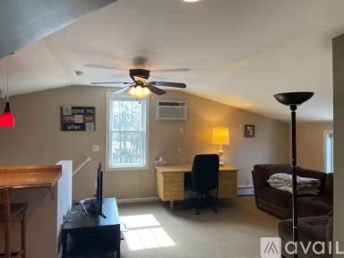 Main picture of 1457 Boulevard