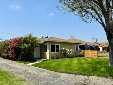 Main picture of 4717 Garrick Ave