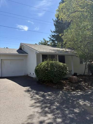 Main picture of 82 Woelfe Dr