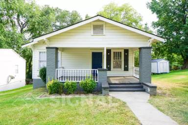 Main picture of 923 9th Ave