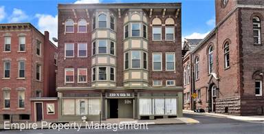 Main picture of 220 N 6th St