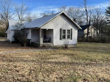 Main picture of 422 Circle Dr