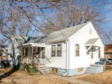 Main picture of 800 N Poplar St