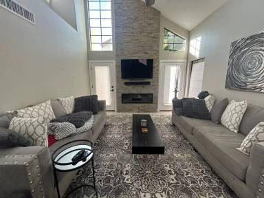 Main picture of 1911 E Calle de Arcos