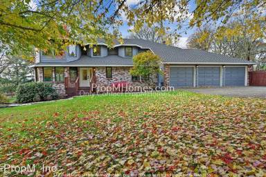 Main picture of 9385 SW 192nd Pl