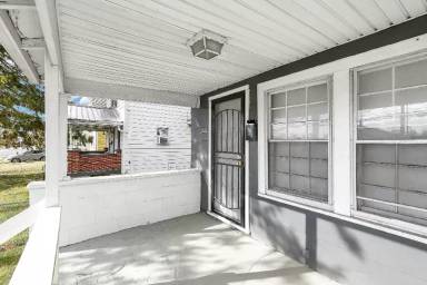 Main picture of 3172 E 5th Ave